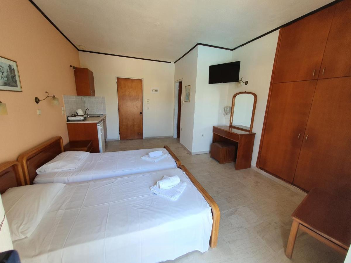 Vivian Hotel Лаганас Екстериор снимка