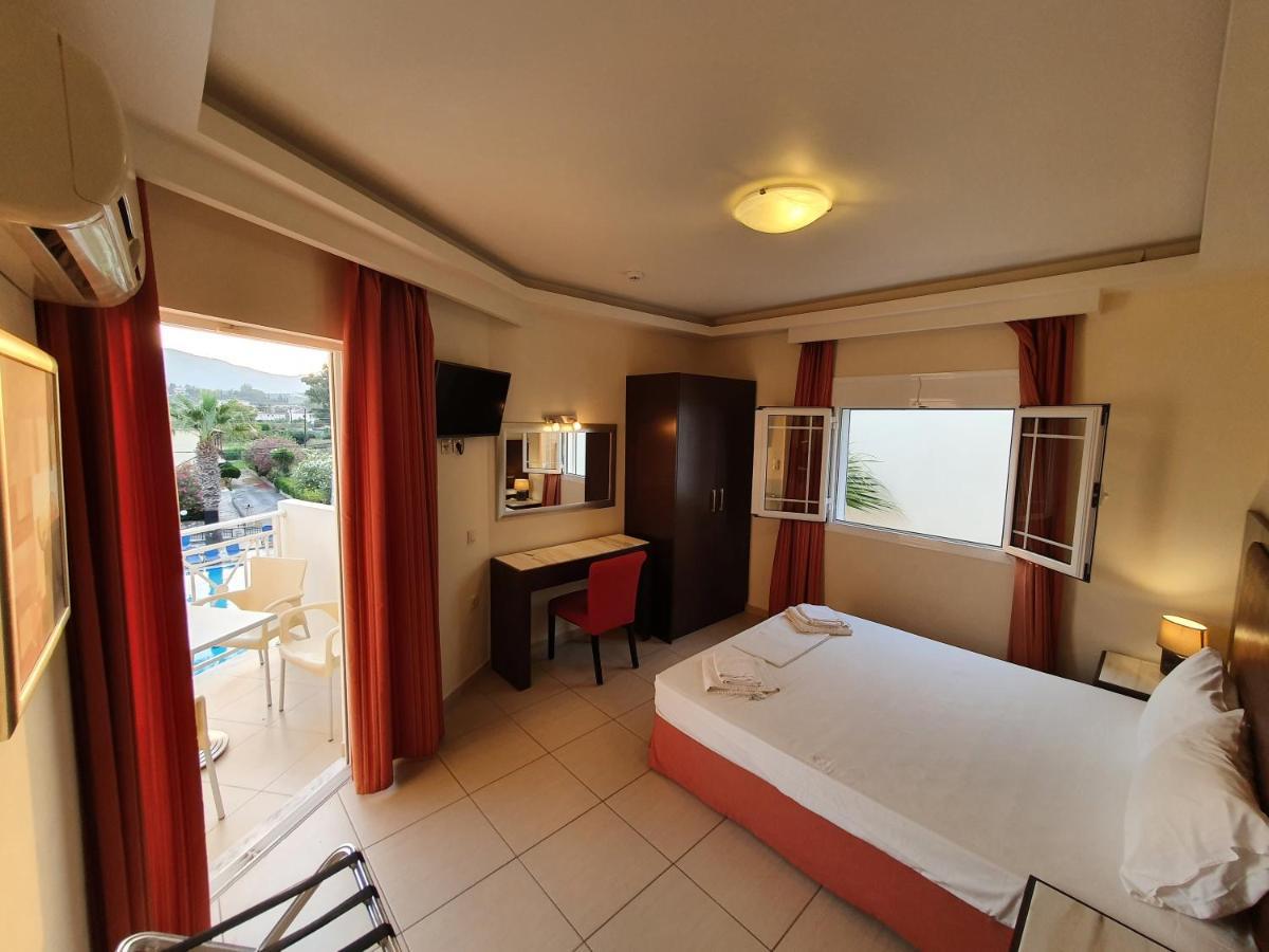 Vivian Hotel Лаганас Екстериор снимка
