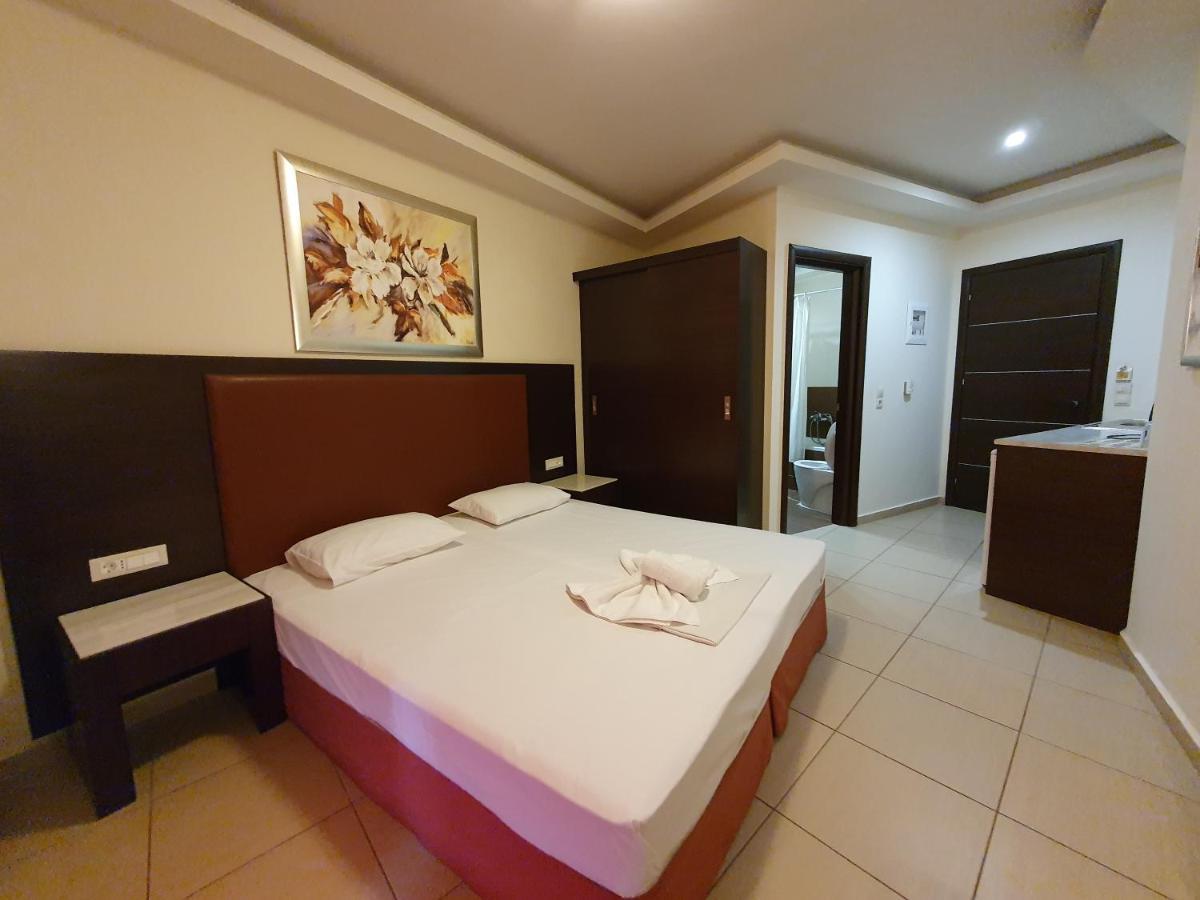 Vivian Hotel Лаганас Екстериор снимка