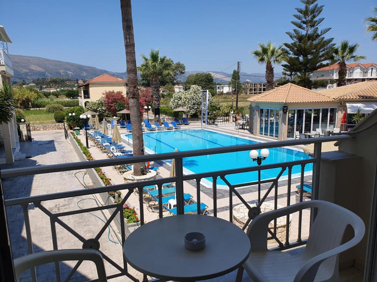 Vivian Hotel Лаганас Екстериор снимка